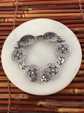 Lia Sophia Silver-Tone Filigree Medallion Bracelet 7.5”